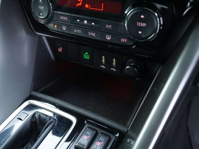 MITSUBISHI ECLIPSE CROSS 4WD 2024