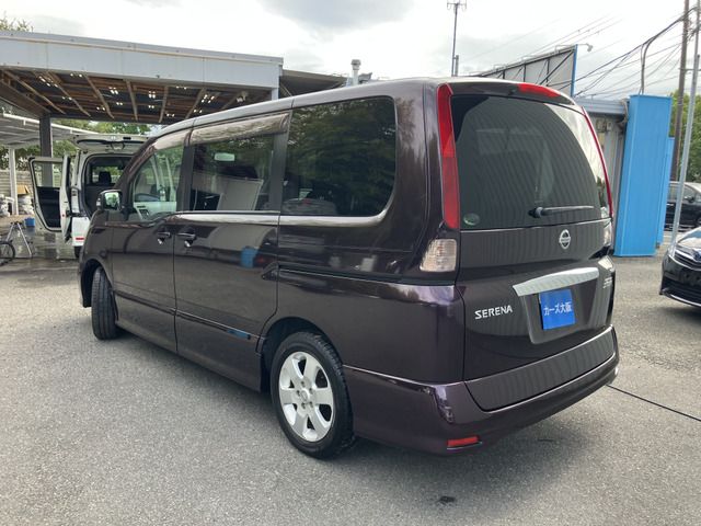 NISSAN SERENA  WG 2010