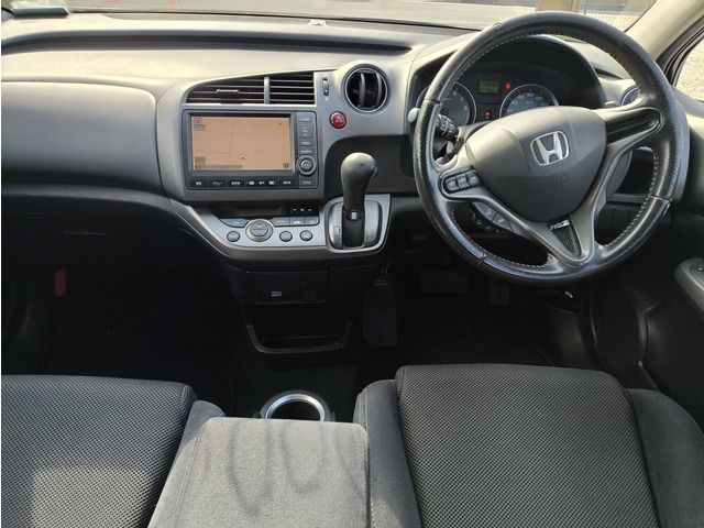 HONDA STREAM 2009