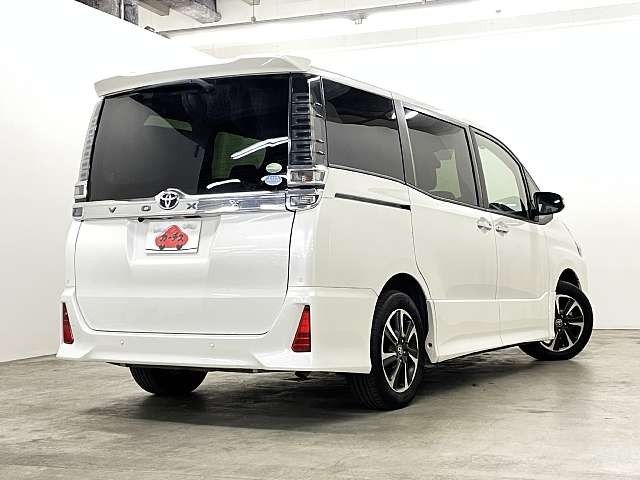 TOYOTA VOXY 2019