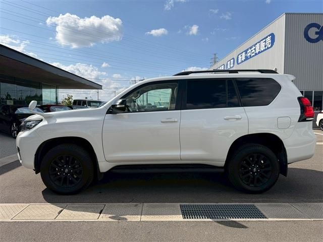 TOYOTA LANDCRUISER PRADO 2023