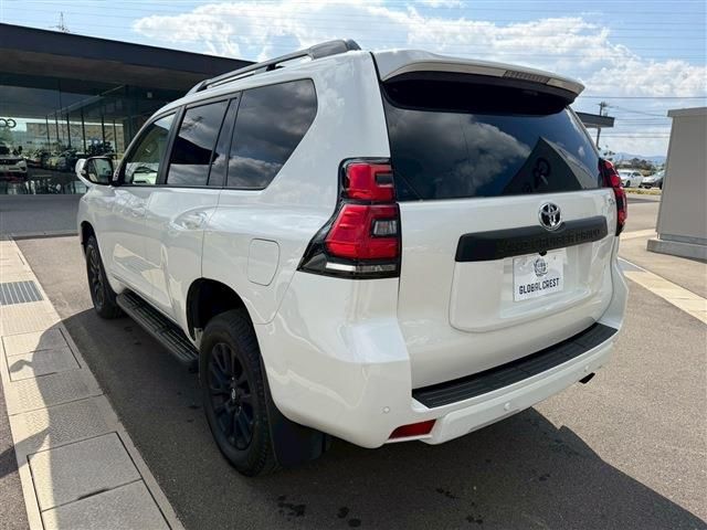 TOYOTA LANDCRUISER PRADO 2023
