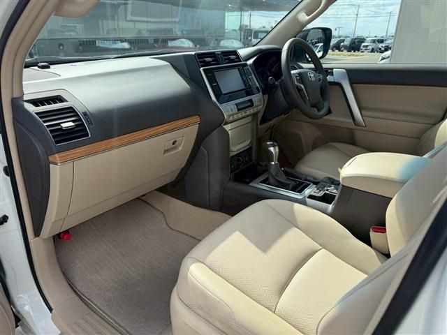 TOYOTA LANDCRUISER PRADO 2023