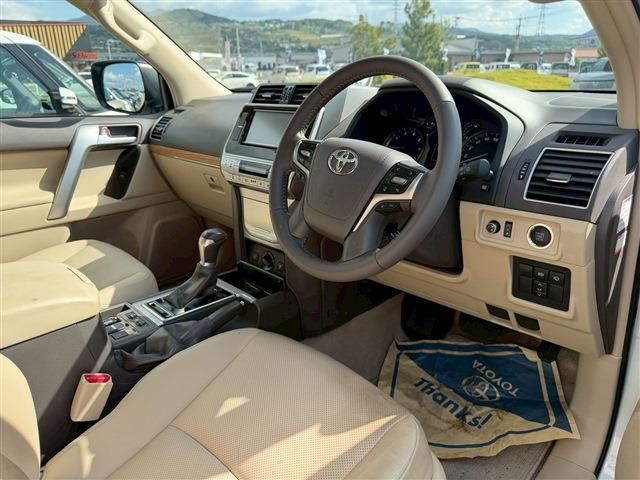 TOYOTA LANDCRUISER PRADO 2023