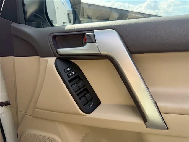 TOYOTA LANDCRUISER PRADO 2023