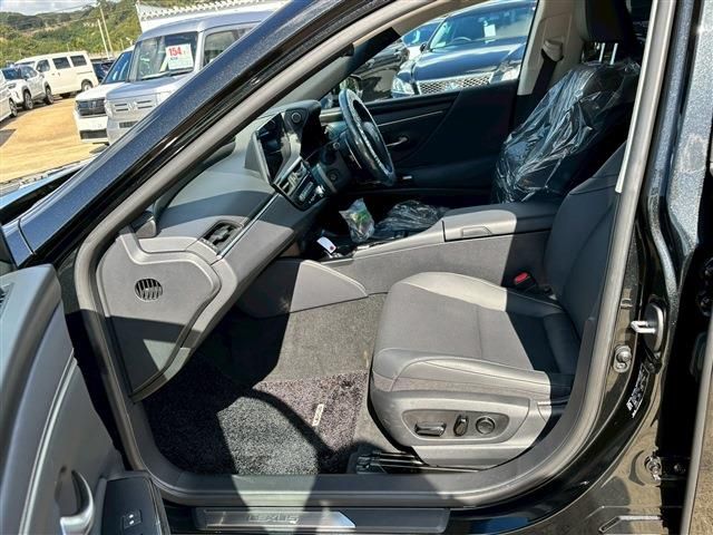 TOYOTA LEXUS ES300h 2023