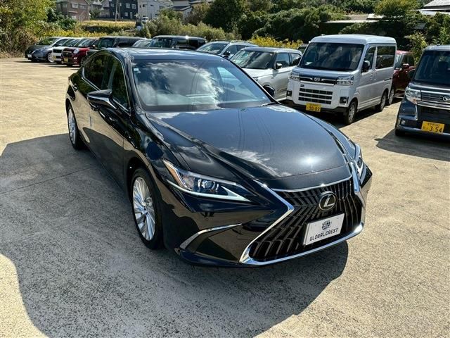 TOYOTA LEXUS ES300h 2023
