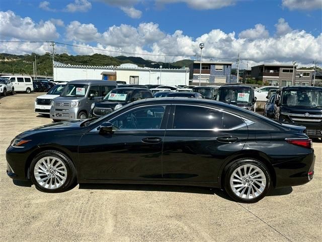 TOYOTA LEXUS ES300h 2023