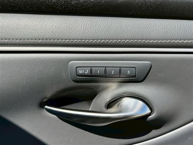 TOYOTA LEXUS ES300h 2023