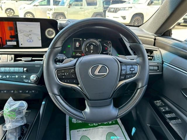 TOYOTA LEXUS ES300h 2023