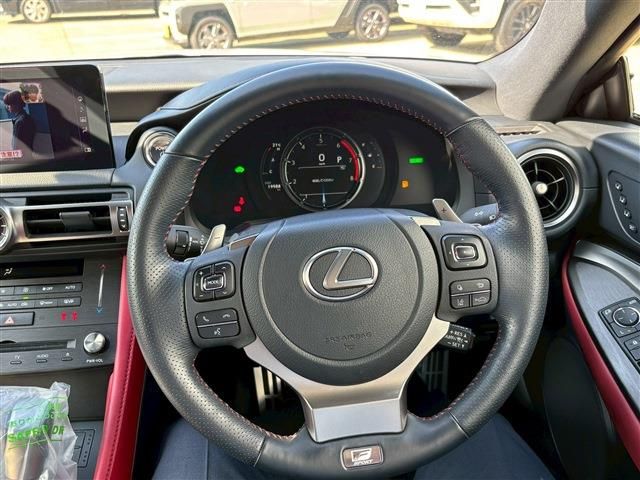 TOYOTA LEXUS RC300h 2023