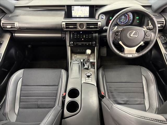 TOYOTA LEXUS IS300h 2013