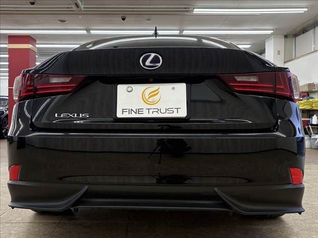 TOYOTA LEXUS IS300h 2013