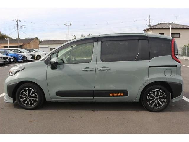 TOYOTA SIENTA 2023
