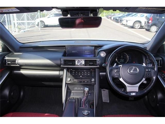 TOYOTA LEXUS IS200t 2017