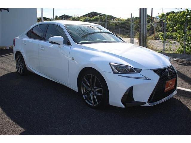 TOYOTA LEXUS IS200t 2017