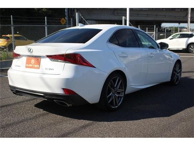 TOYOTA LEXUS IS200t 2017
