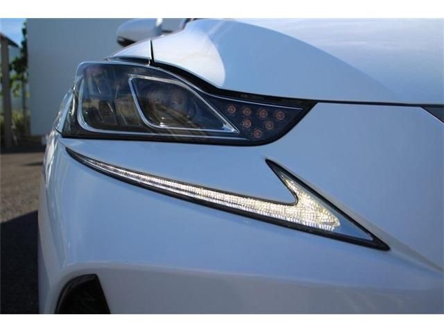 TOYOTA LEXUS IS200t 2017