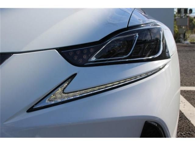 TOYOTA LEXUS IS200t 2017