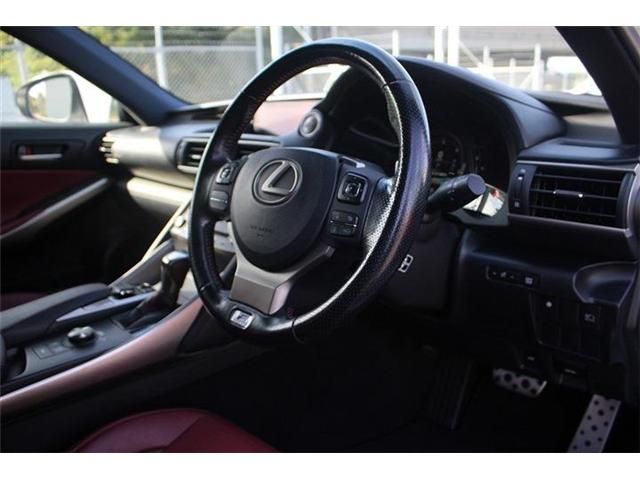 TOYOTA LEXUS IS200t 2017