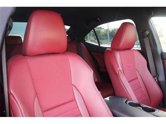 TOYOTA LEXUS IS200t 2017