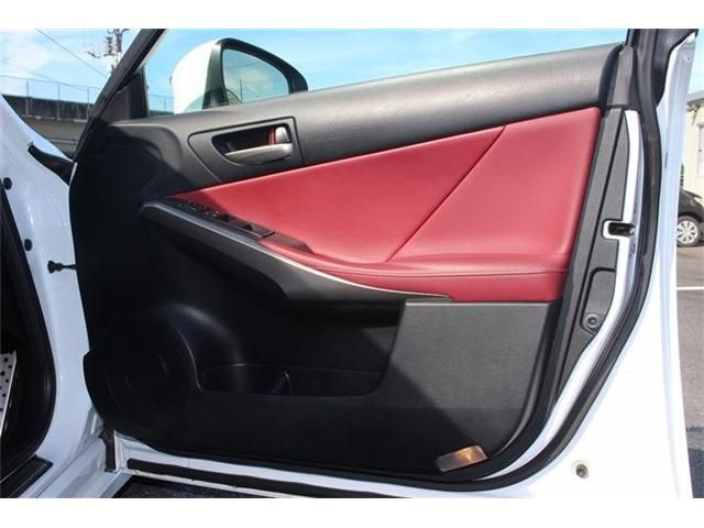 TOYOTA LEXUS IS200t 2017