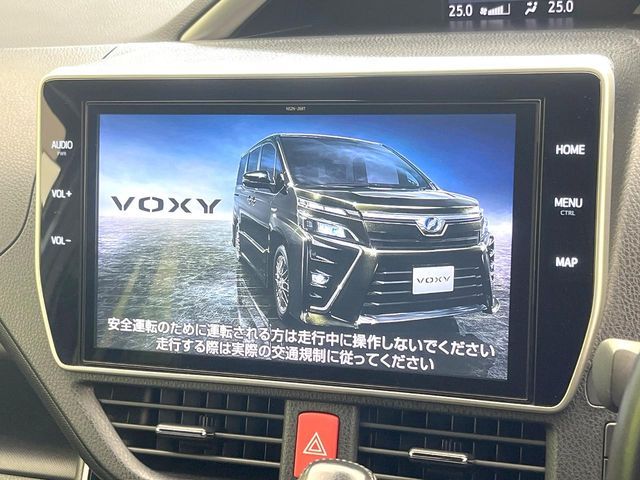 TOYOTA VOXY 2018
