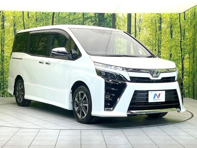 TOYOTA VOXY 2018