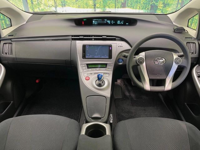 TOYOTA PRIUS 2014