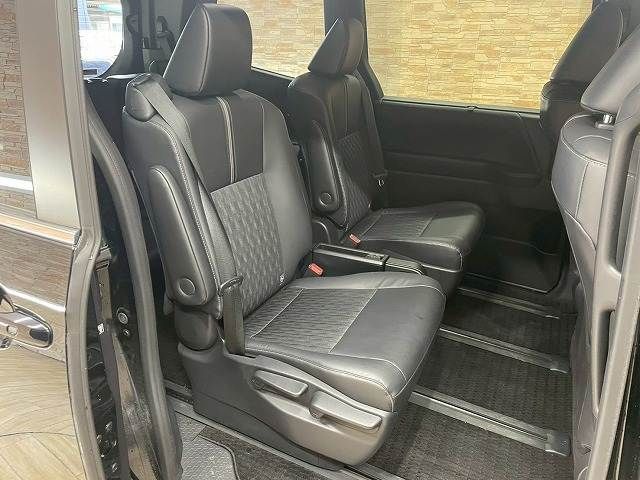 TOYOTA NOAH HYBRID 2022