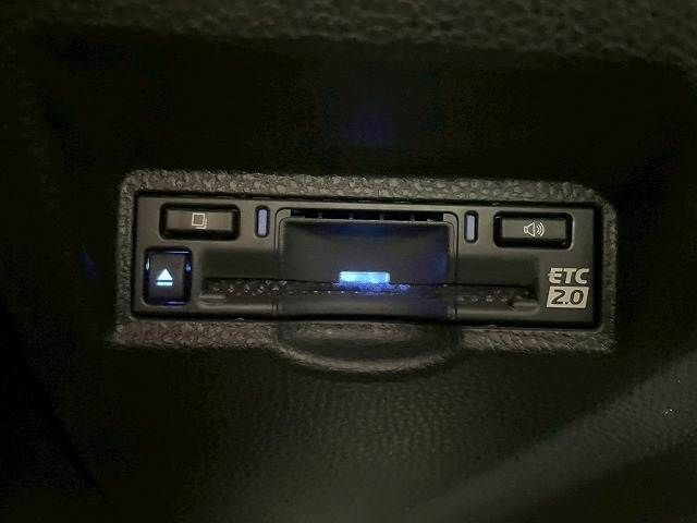 TOYOTA NOAH HYBRID 2022