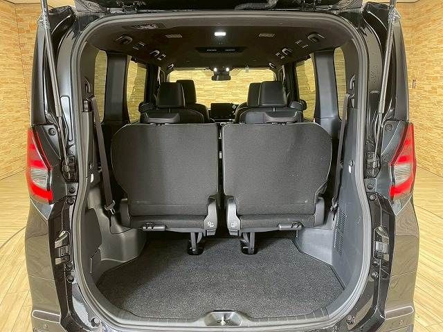 TOYOTA NOAH HYBRID 2022