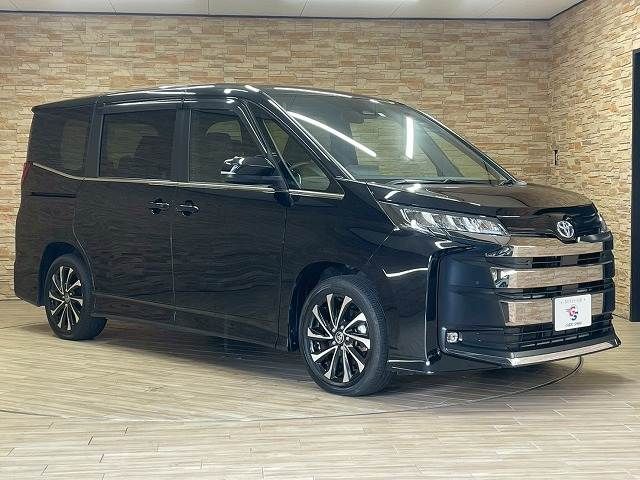 TOYOTA NOAH HYBRID 2022
