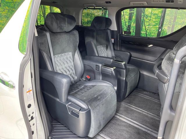 TOYOTA VELLFIRE 2016