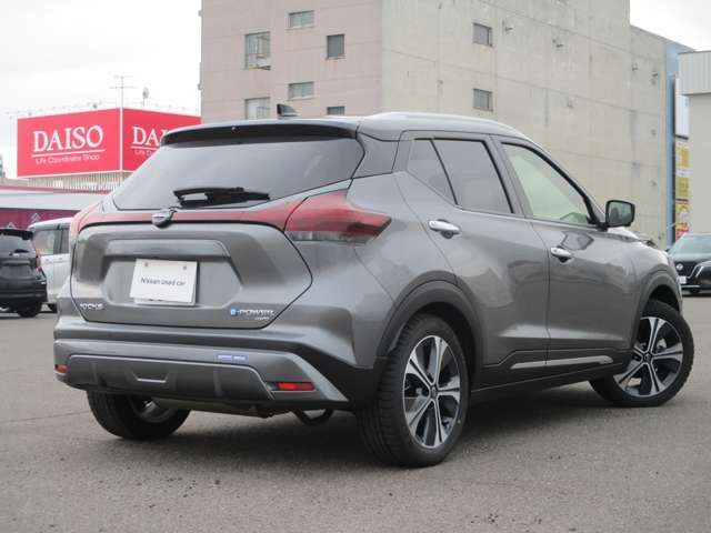 NISSAN KICKS 2025