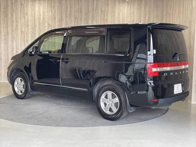 MITSUBISHI DELICA D:5 2WD 2012