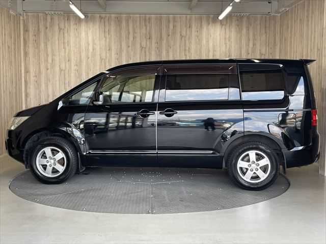 MITSUBISHI DELICA D:5 2WD 2012