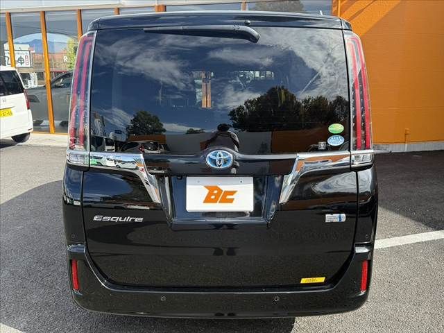 TOYOTA ESQUIRE HYBRID 2019