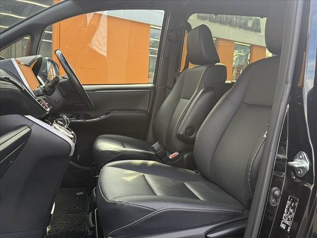 TOYOTA ESQUIRE HYBRID 2019