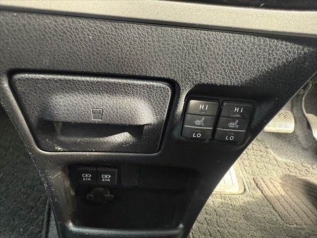 TOYOTA ESQUIRE HYBRID 2019