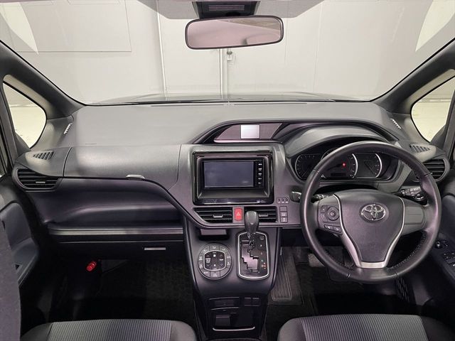 TOYOTA VOXY 2016