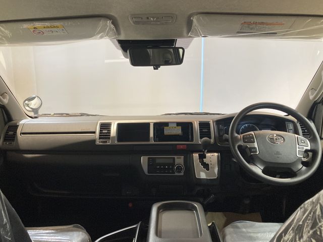 TOYOTA HIACE wagon 4WD 2025