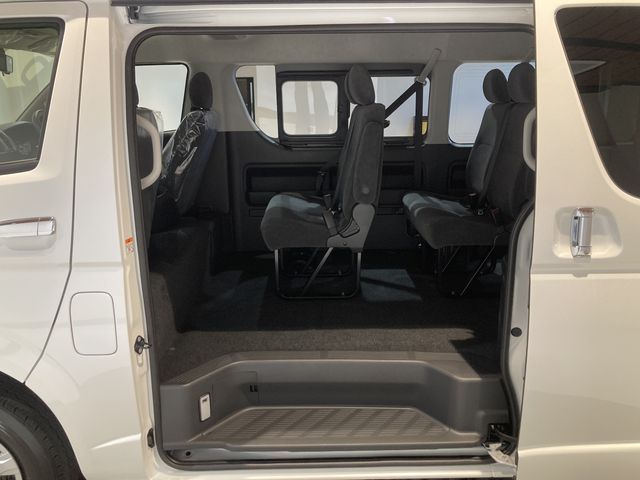 TOYOTA HIACE wagon 4WD 2025