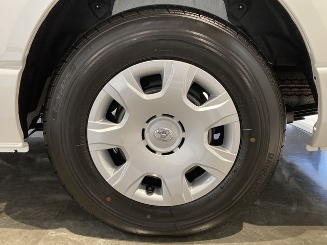 TOYOTA HIACE wagon 4WD 2025