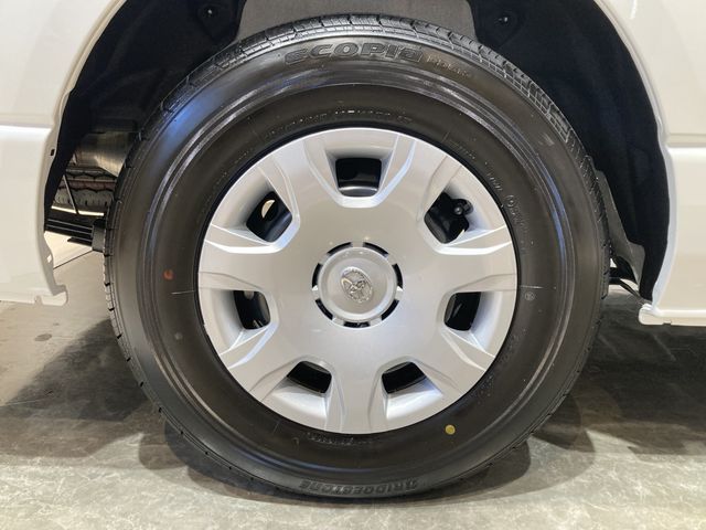 TOYOTA HIACE wagon 4WD 2025