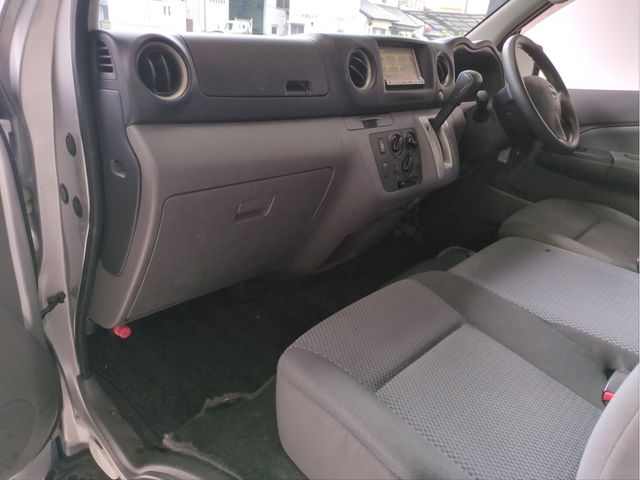 NISSAN NV350 CARAVAN 4WD 2013