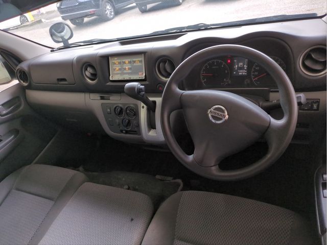 NISSAN NV350 CARAVAN 4WD 2013
