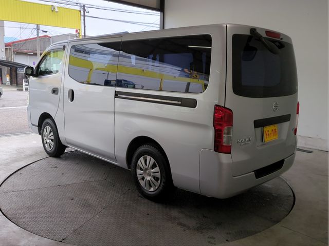 NISSAN NV350 CARAVAN 4WD 2013