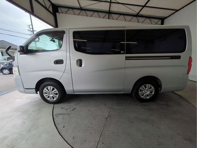 NISSAN NV350 CARAVAN 4WD 2013