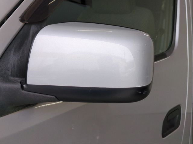 NISSAN NV350 CARAVAN 4WD 2013